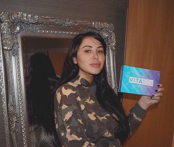 12. Марни Симпсон использует тайный Twitter, чтобы оставаться в здравом уме