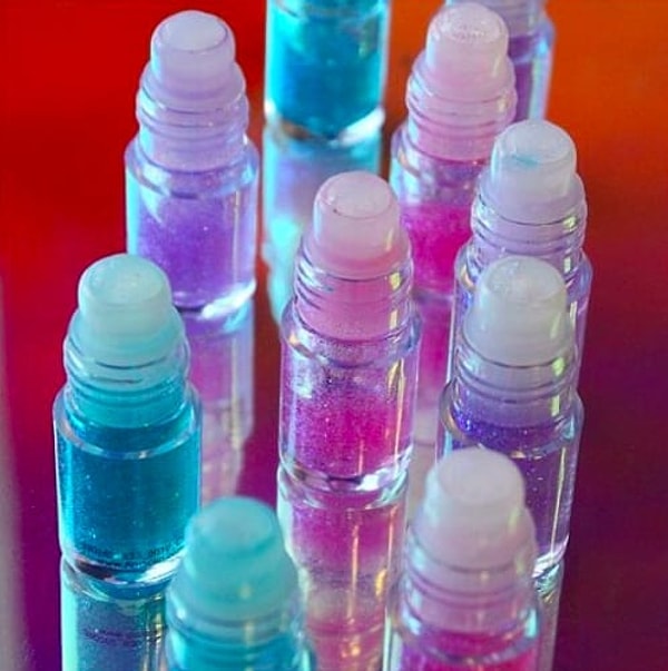 1. Роликовый глиттер для тела