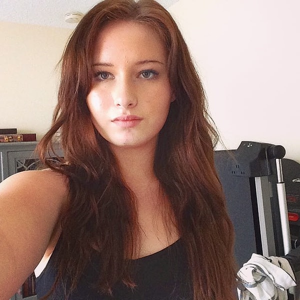 1. Алексия Майер из Флориды, США, думала, что люди шутят, что она похожа на Дженнифер Лоуренс, пока не стала получать тонну комментариев от фанатов звезды.