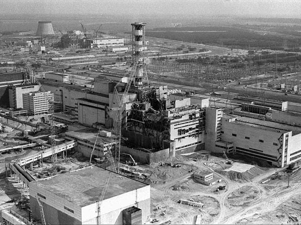 13. Çernobil Nükleer Santrali 2000 yılına kadar elektrik üretmeye devam etti. Kazadan tam 14 yıl sonrasına kadar.