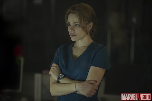 12. Рейчел МакАдамс должна была сыграть Пеппер Поттс, однако актриса отказалась, и роль досталась Гвинет Пэлтроу. Рейчел все же появилась во вселенной Марвел в фильме "Доктор Стрэндж".