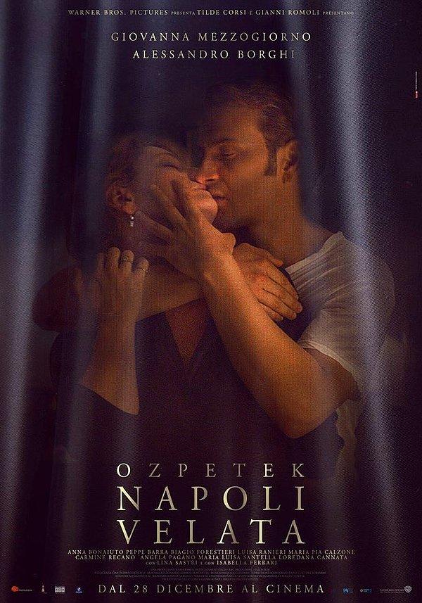 4. Ferzan Özpetek, yeni filmi Napoli Velata'nın afişini paylaştı!