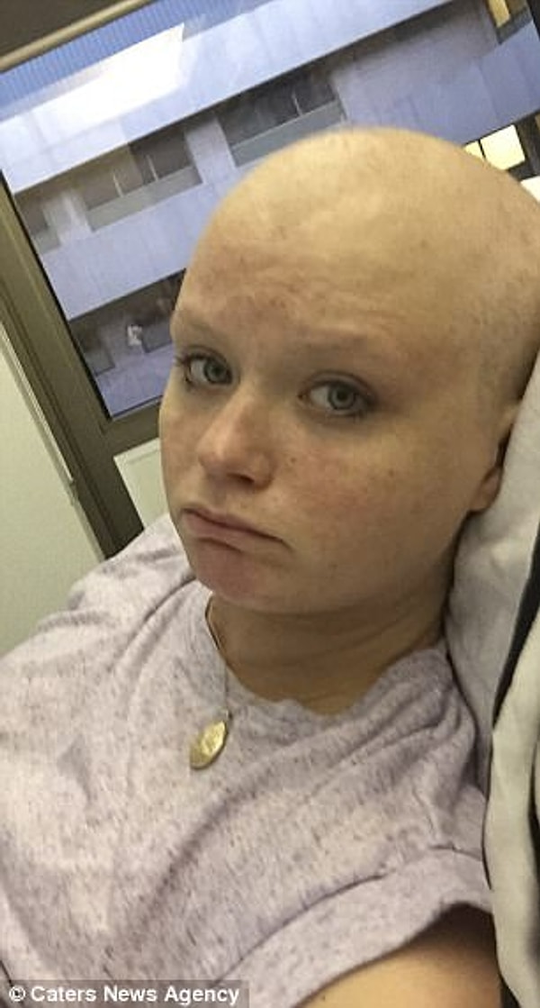 1. Лорен Ноулз из города Абердин, Шотландия, была огорошена, когда на 7 неделе «беременности» узнала, что ее еще не родившийся ребенок на самом деле ничего более, как раковая опухоль.