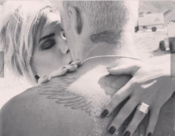 9. Публикация Дэвида на День Влюбленных: