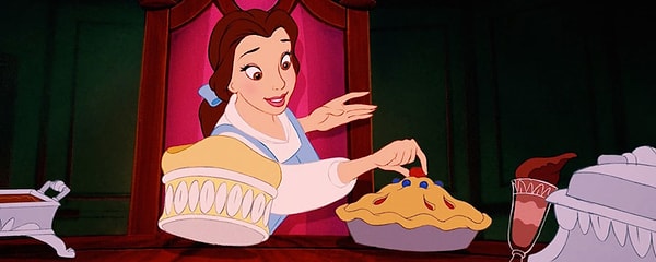 8. Какая первая заколдованная вещь в замке Чудовища заговорила с Белль?