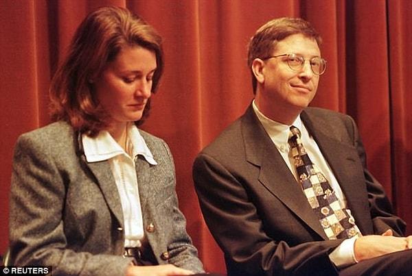 Bill Gates ve eşi Melinda Gates 1996 yılında kendi isimlerinde bir vakıf kurduklarında ilk kızları Jennifer 4 yaşındaydı.