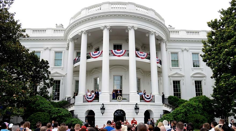 Beyaz Saray Dökülüyor! Fareler Cirit Atıyor, Tavan Akıyor, Tuvaletler Taşıyor