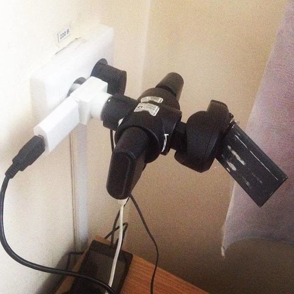 2. Когда нужно зарядить много девайсов при наличии лишь одной розетки