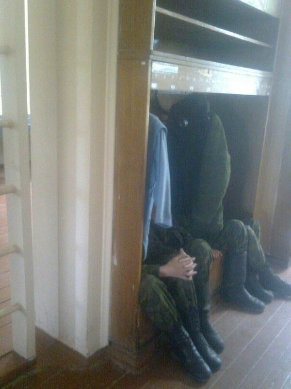 14. В армии нет такого места, где спать было бы неудобно