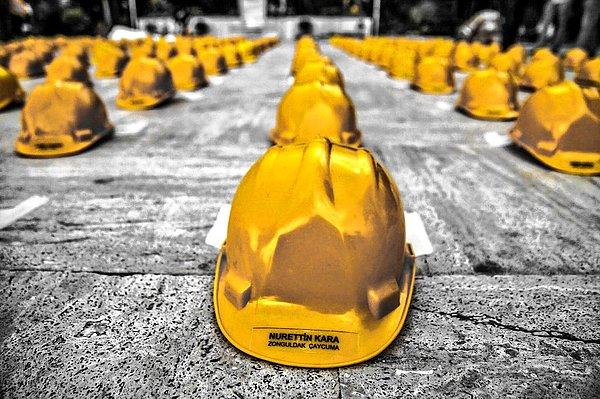 Bugün 4 Aralık Dünya Madenciler Günü. Yerin metrelerce altında bizler için çalışan madencilerin, Dünya Madenciler Günü kutlu olsun.