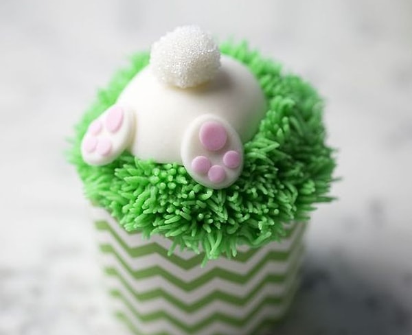 12. Белый кролик из "Алисы в стране чудес". Помните, он очень опаздывал?