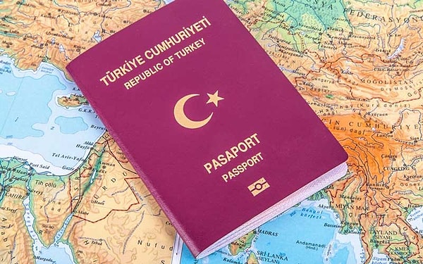 9. Pasaportunuzun bitiş tarihinden tam 1 yıl öncesine takvimde hatırlatıcı koyun. 1 yıldan eski pasaportlarla vize almak her zaman sıkıntıdır.
