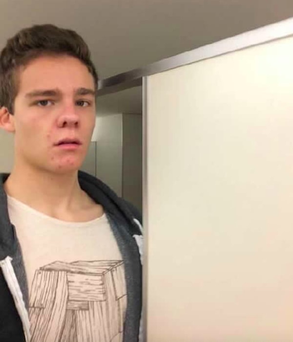 Как вы уже поняли, в Японии средний рост мужчин составляет 1,75 метра... И, если вы парень с ростом 1,92, как этот молодой человек, вам придётся несладко...