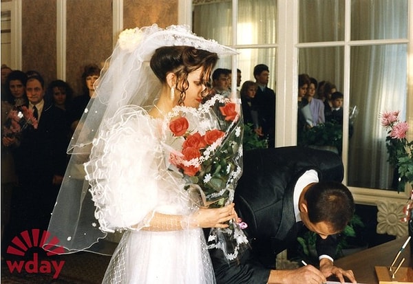 12. Советские свадьбы - это мероприятие с КУЧЕЙ (без преувеличения) гостей!