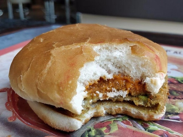 Алу тикки бургер