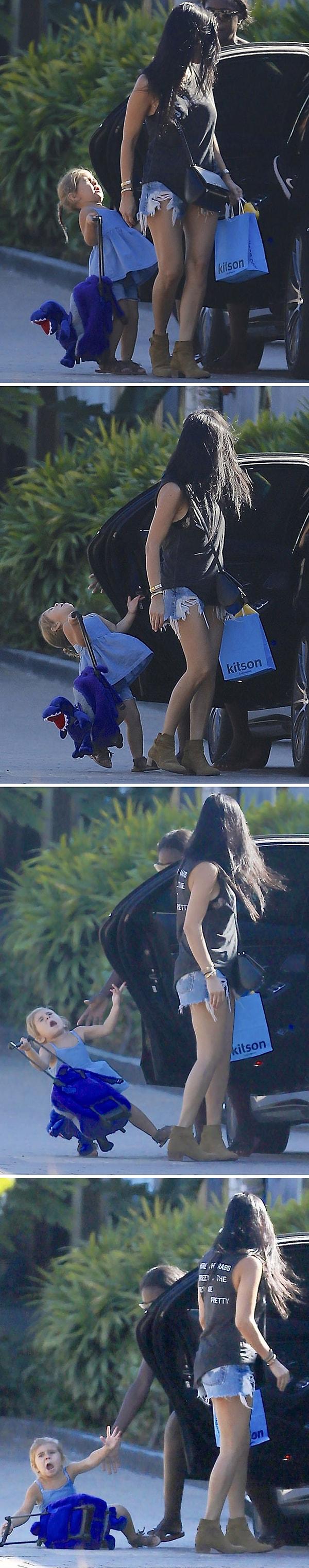 14. Çocuğunun kafasına araba kapısı çarpan Kourtney Kardashian'a da bir alkış 😩