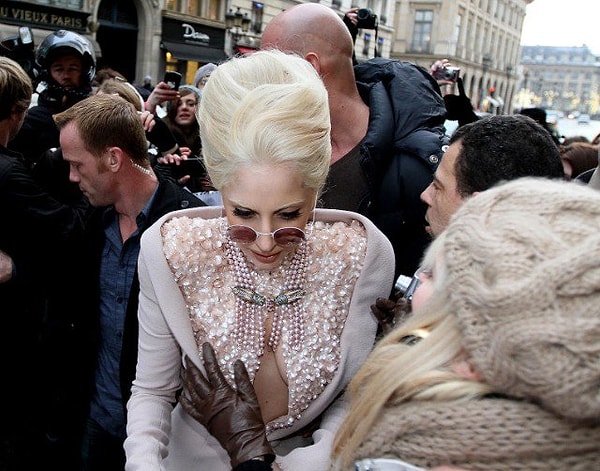 10. Леди Гага и восхищенная фанатка