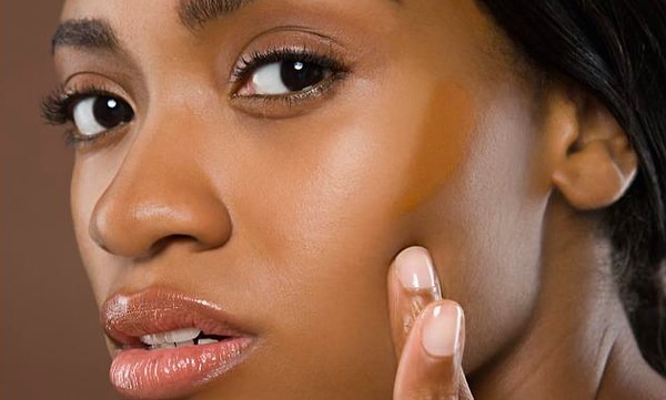 4. На каком участке лучше всего тестить тональную основу?