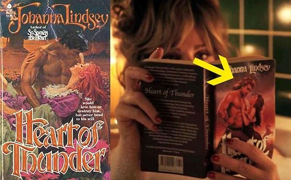3. Bayan Wheeler'ın okuduğu kitabın kapağı Billy'e benzeyecek şekilde photoshoplanmış.