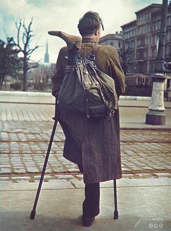 3. Savaş sonrası memleketine döner esir asker, 1946.