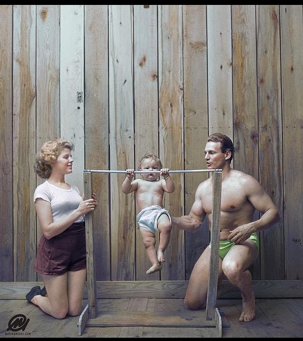 5. Vücut geliştirmeci Gene Jantzen ve 11 aylık oğlu Kent, 1947.
