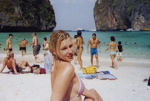 1. "Унесённая цунами"