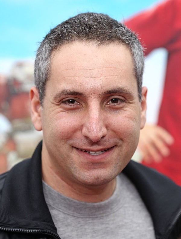 7. Режиссером фильма станет Роб Леттерман, снявший «Подводную братву», «Монстры против пришельцев» и т.д.