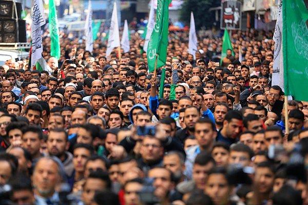 Batı Şeria'nın Ramallah, Nablus, Tulkerm, Kalkiliyye, Cenin, Beytullahim, Selfit ve El-Halil kentlerinde cuma namazı sonrası yürüyüşler düzenlendi.