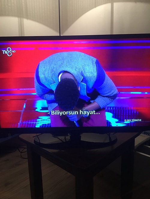 Televizyon Dünyasıyla İlgili Attıkları Komik Tweetlerle Hafta Boyunca Güldüren 15 Kişi