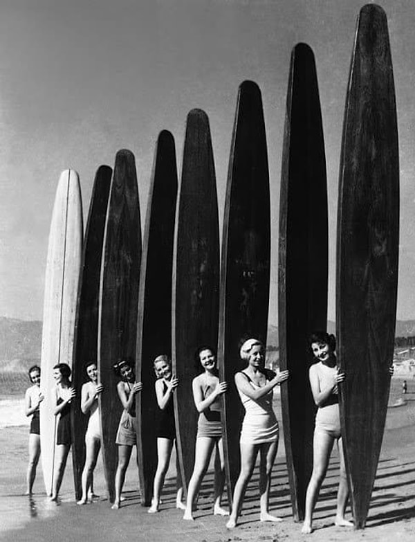 11. Серфингистки, США (1940-е)