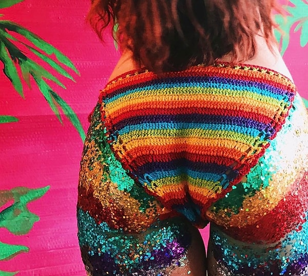 3. Блестки на теле