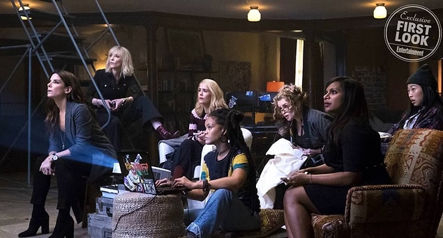 Cate Blanchett, Anne Hathaway, Sandra Bullock, Helena Bonham Carter, Olivia Munn, Matt Damon, Dakota Fanning, Sarah Paulson, Adriana Lima gibi isimlerin yer aldığı Ocean's Eight'ten yeni bir kare.