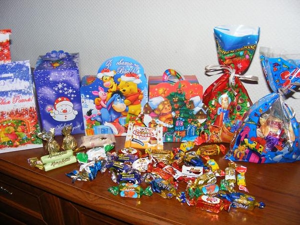 2. Когда открываешь новогодний подарок, а там только карамельки...