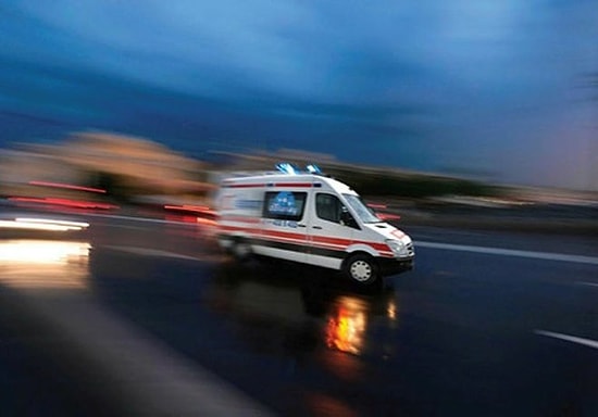 📢 Emniyet Şeridini İşgal Etme! Hasta Taşıyan Ambulansa Yol Vermeyen Çekici