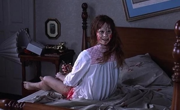 9. В каком фильме вы могли видеть эту жутковатую сцену?