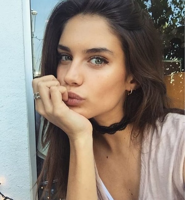 5. девушки устраивают скандалы, потому что её парень считает какую-то из девушек сексуальной