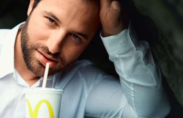 1. Идея сделать беременную фотосессию для Ника принадлежит его другу, профессиональному фотографу Стивену.