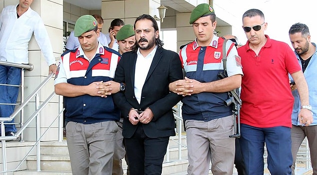 Şimdiye kadar televizyonda işlerini izlediğimiz ve yaptığı kaza yüzünden üç kişinin ölümüne sebebiyet veren Emrah Serbes'in "Benim adım Emrah Serbes, sonunda t yok" çıkışı var bir de.