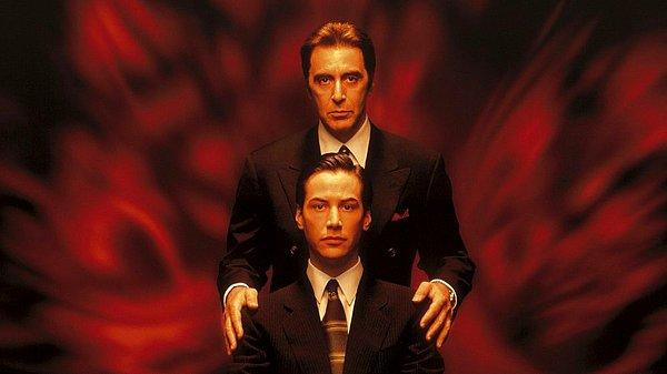 13. Keanu Reeves, Al Pacino’yla aynı filmde yer alabilmek için Şeytan’ın Avukatı filminde cüzi bir ücret karşılığında oynamış.