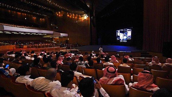 10. Sinema 1900'ler başında icat edildi ama Suudi Arabistan'da bu hafta yasal oldu!