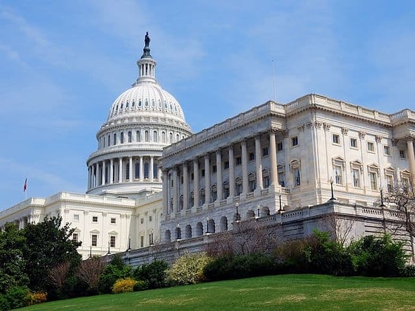 5. На какой срок избирается сенатор?