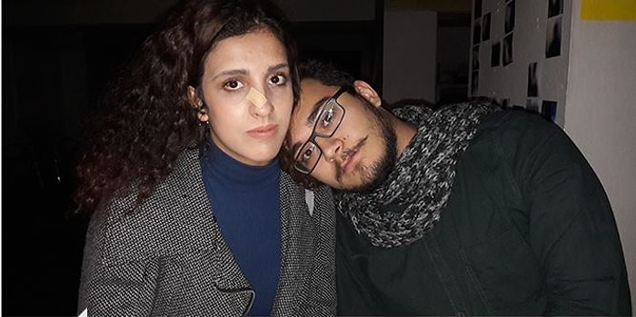 Otobüste Başını Arkadaşının Omzuna Koyunca Saldırıya Uğradılar: 'Çoluk Çocuğum Var, Kendinizi Düzeltin'
