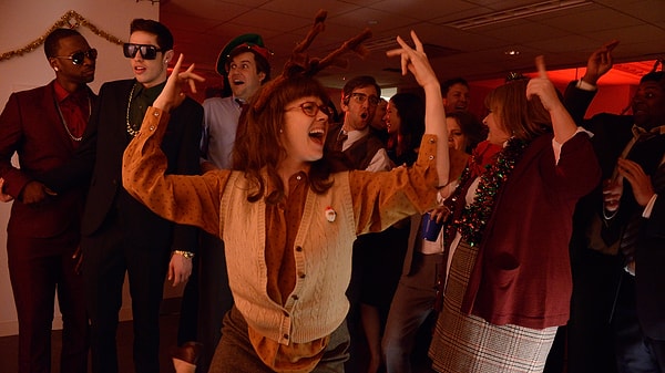 4. Вы весь вечер проболтали с девушкой из отдела продаж, но в результате она напилась, и теперь ей необходимо попасть домой. Ваши действия: