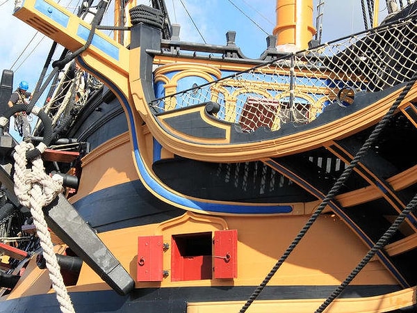 2. Как назывался корабль адмирала Нельсона?