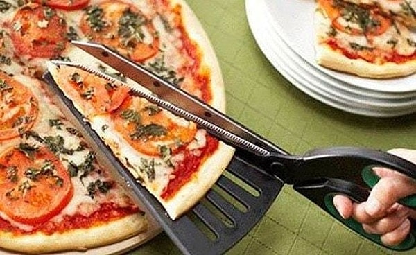 9. Идеально нарезать пиццу теперь представляется возможным 🍕