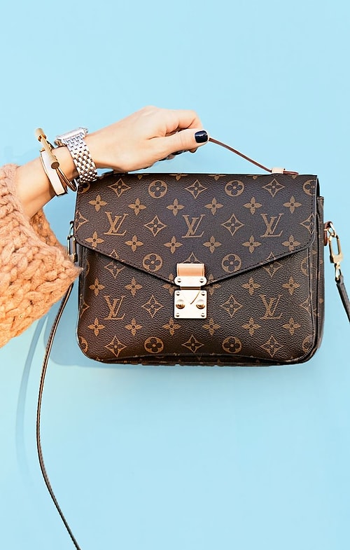 Louis Vuitton marka çantanın fiyatı 7.063, botların fiyatı 4.670 TL.