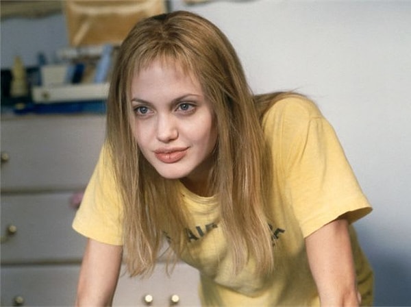 2. Вам больше нравится находиться в центре внимания, чем оставаться в стороне