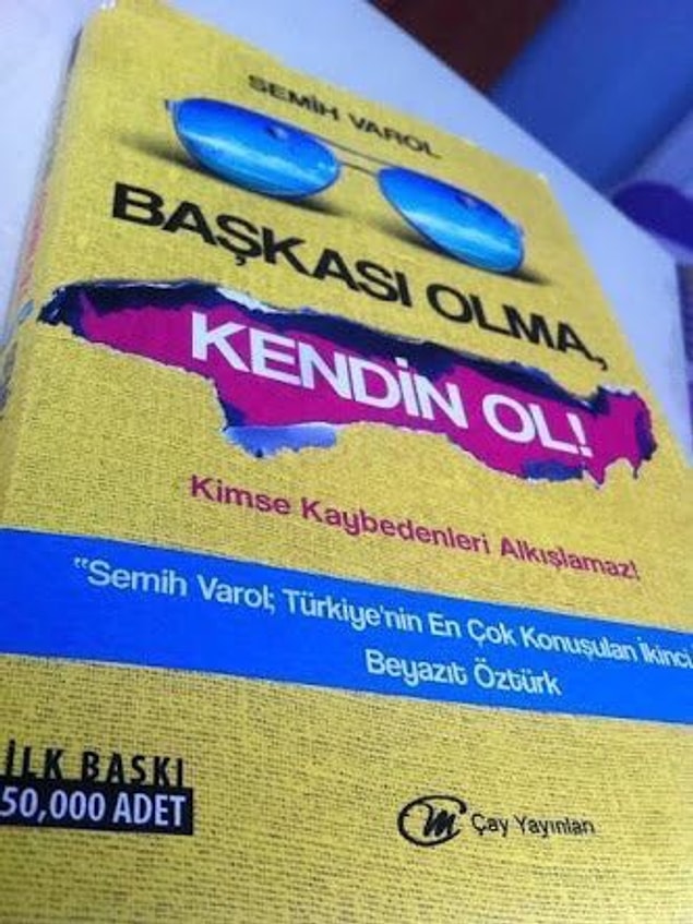 Twitter'da popüler olan birisinin kitap çıkartması yasaktır diye bir kanun yok! İnsanların ondan öğreneceği şeyler vardır elbette. Ona da hayırlı olsun...