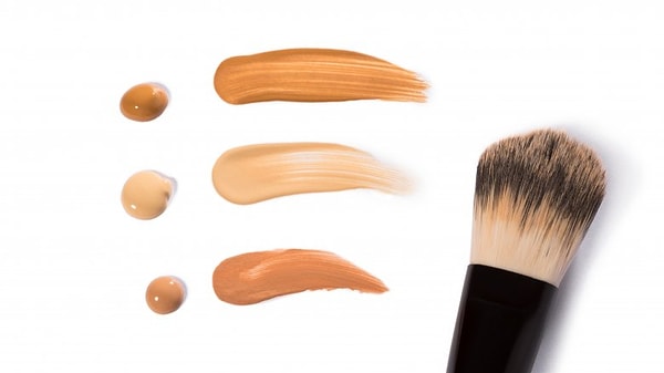 1. Не подходящая по цвету тональная основа