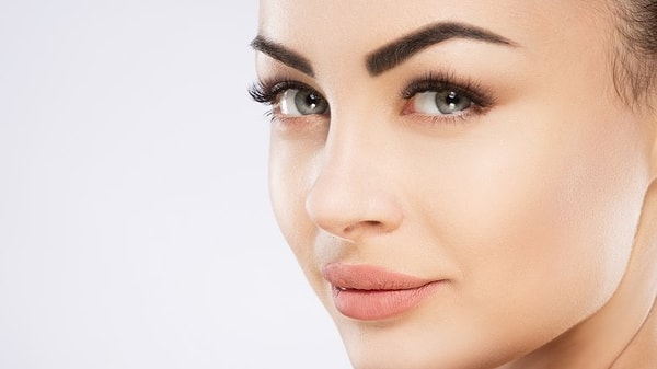 9. Слишком широко прокрашенные брови